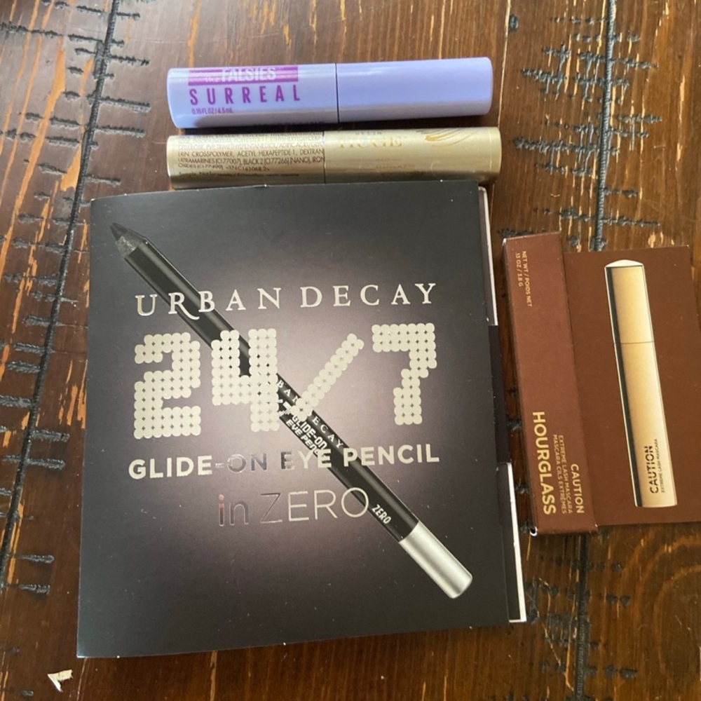 NWT 4 piece mini Makeup Bundle